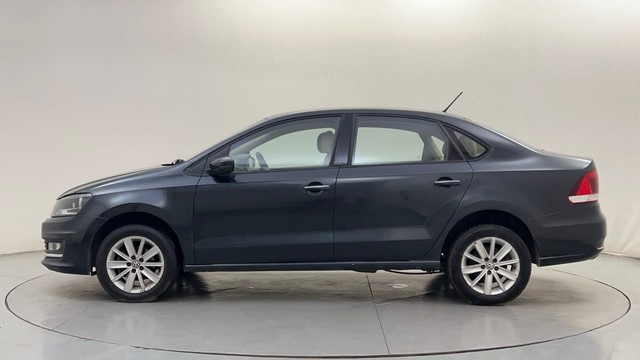 Second-hand 2016 Volkswagen Vento 1.2 TSI Highline BSIV for sale in Mysore-6