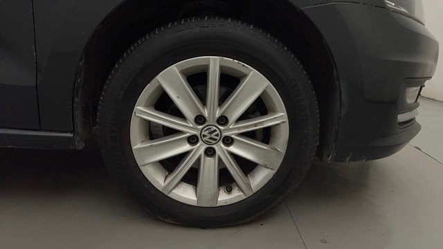 Second-hand 2016 Volkswagen Vento 1.2 TSI Highline BSIV for sale in Mysore-17