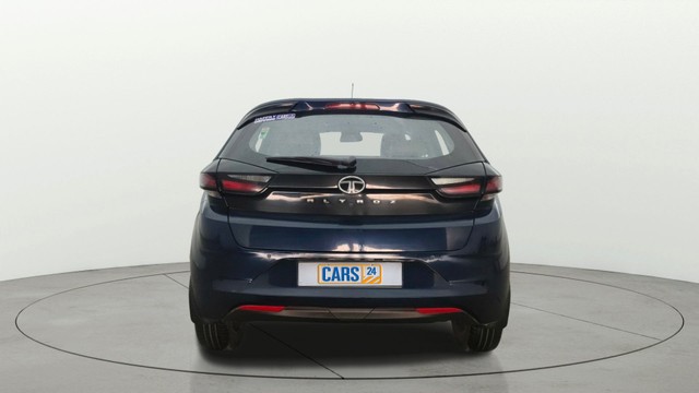 Tata Altroz XZ Diesel Second-hand 2023 Tata Altroz XZ Diesel for sale in Pune-3