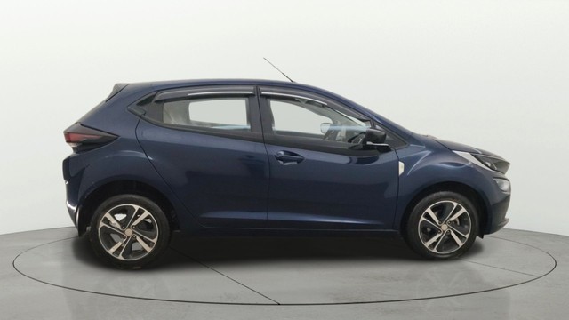 Tata Altroz XZ Diesel Second-hand 2023 Tata Altroz XZ Diesel for sale in Pune-1