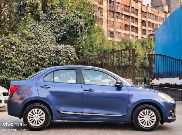 Second-hand 2017 Maruti Swift Dzire AMT VXI for sale in Mumbai-5