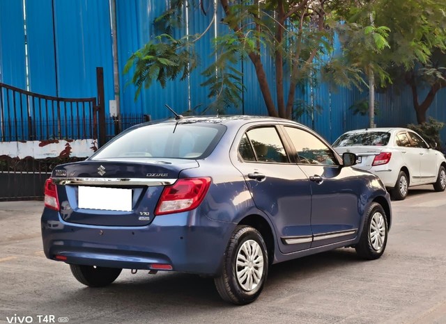 Second-hand 2017 Maruti Swift Dzire AMT VXI for sale in Mumbai-6