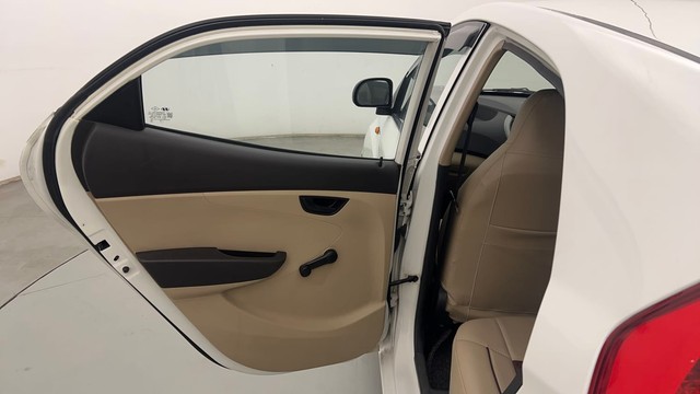 Second-hand 2015 Hyundai EON Magna for sale in Chandigarh-24