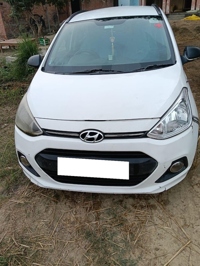 Second-hand 2014 Hyundai Grand i10 CRDi Asta for sale in Jaunpur-3