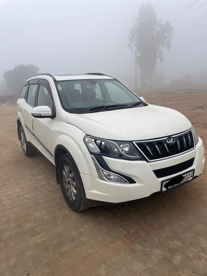 Mahindra XUV500 R W10 FWD Second-hand 2016 Mahindra XUV500 R W10 FWD for sale in Patran