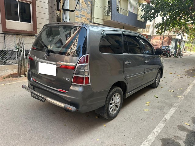 Second-hand 2012 Toyota Innova 2.5 VX (Diesel) 7 Seater for sale in Bangalore-5