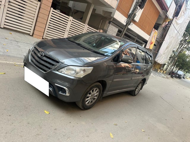Second-hand 2012 Toyota Innova 2.5 VX (Diesel) 7 Seater for sale in Bangalore-3