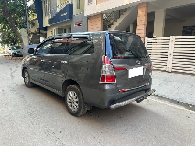 Second-hand 2012 Toyota Innova 2.5 VX (Diesel) 7 Seater for sale in Bangalore-6