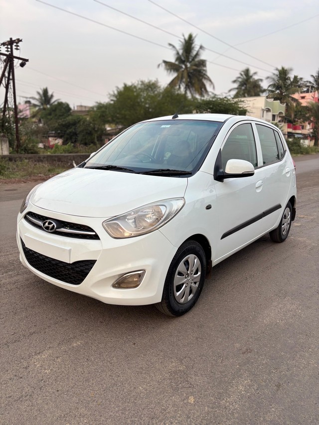 Second-hand 2011 Hyundai i10 Magna for sale in Miraj-3