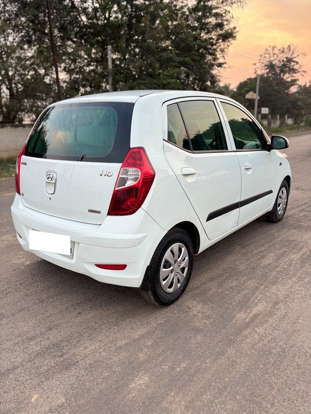 Second-hand 2011 Hyundai i10 Magna for sale in Miraj-6