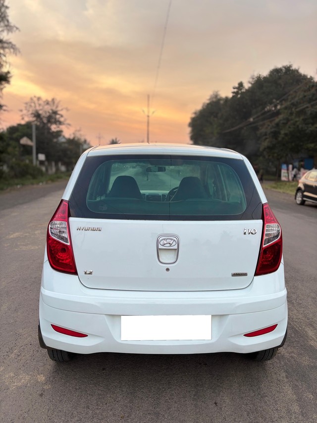 Second-hand 2011 Hyundai i10 Magna for sale in Miraj-2