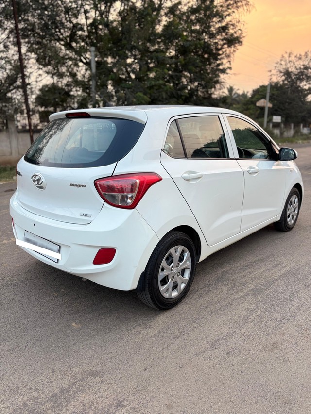 Second-hand 2014 Hyundai Grand i10 Magna for sale in Miraj-7