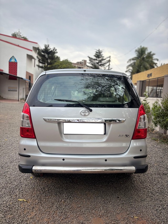 Second-hand 2013 Toyota Innova 2.5 G (Diesel) 7 Seater BS IV for sale in Miraj-1