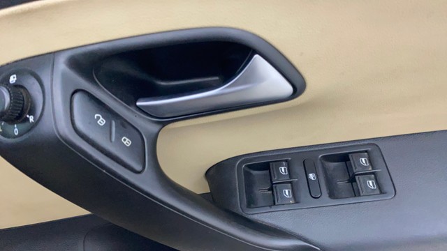 Volkswagen Ameo 1.2 MPI Highline Second-hand 2016 Volkswagen Ameo 1.2 MPI Highline for sale in Bangalore-17