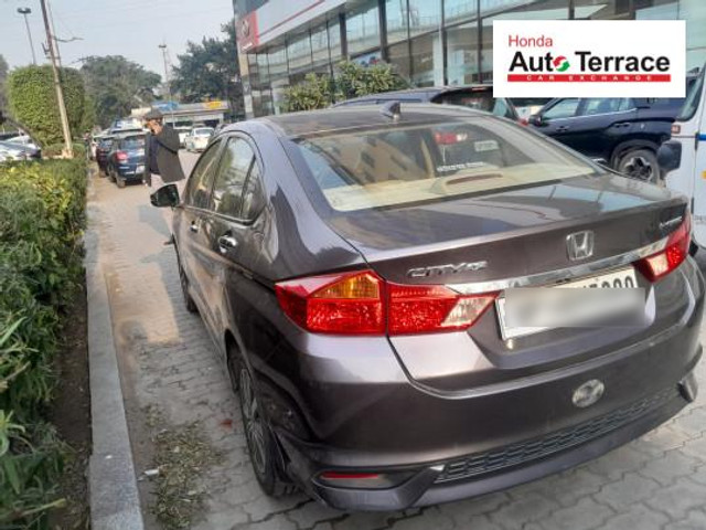 Second-hand 2018 Honda City V MT AVN for sale in Ghaziabad-2