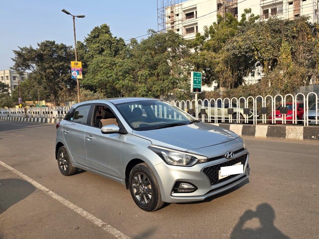 Second-hand 2021 Hyundai i20 Sportz BSVI for sale in Lucknow-4