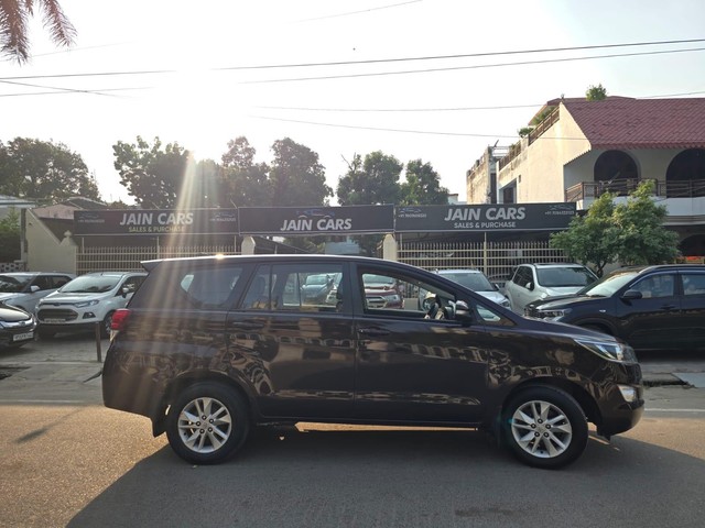 Second-hand 2020 Toyota Innova Crysta 2.4 G MT for sale in Lucknow-10