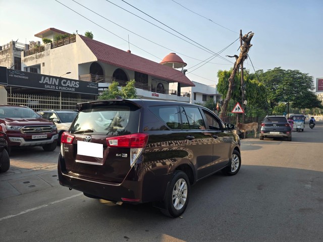 Second-hand 2020 Toyota Innova Crysta 2.4 G MT for sale in Lucknow-9