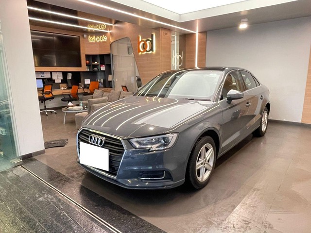 Second-hand 2019 Audi A3 35 TFSI Premium Plus for sale in Mumbai-4