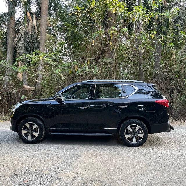 Second-hand 2021 Mahindra Alturas G4 4X4 AT for sale in Mumbai-3