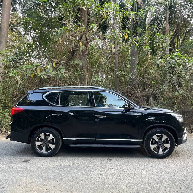 Second-hand 2021 Mahindra Alturas G4 4X4 AT for sale in Mumbai-1