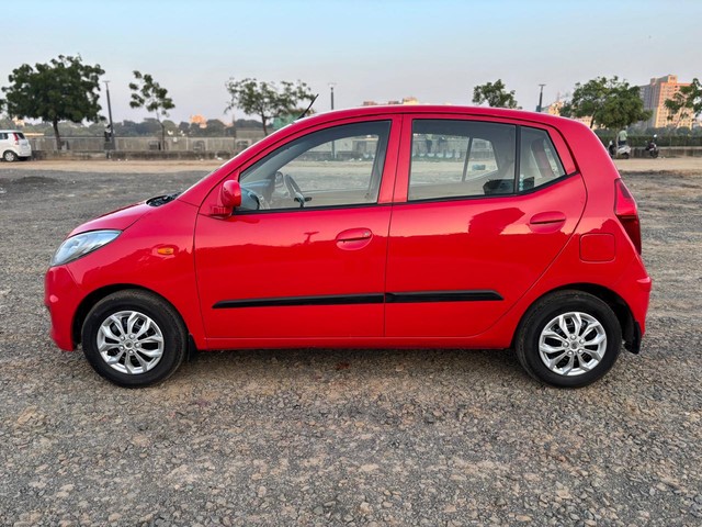 Second-hand 2012 Hyundai i10 Era for sale in Ahmedabad-4