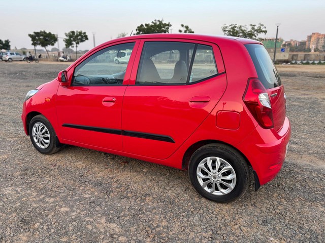Second-hand 2012 Hyundai i10 Era for sale in Ahmedabad-9