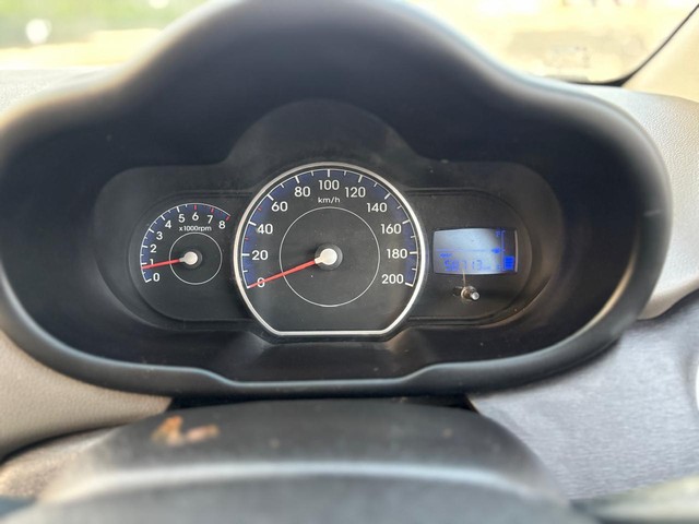 Second-hand 2012 Hyundai i10 Era for sale in Ahmedabad-15