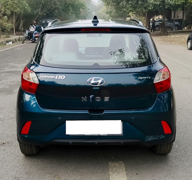Second-hand 2022 Hyundai Grand i10 Nios Sportz for sale in New Delhi-2