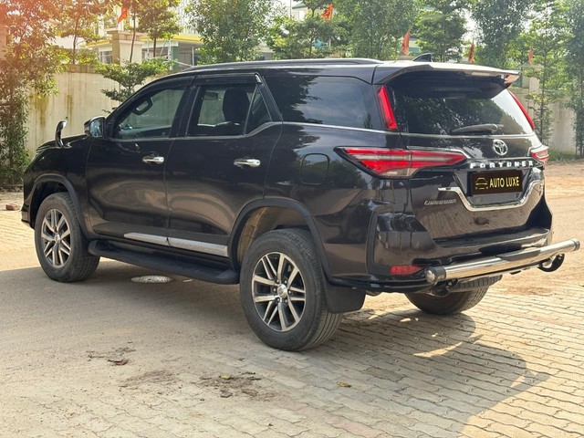 Second-hand 2017 Toyota Fortuner 2.8 4WD MT BSIV for sale in Lucknow-3