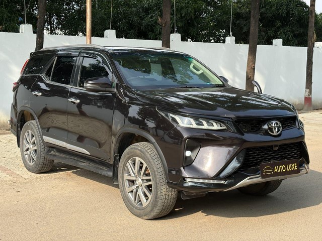 Second-hand 2017 Toyota Fortuner 2.8 4WD MT BSIV for sale in Lucknow-16