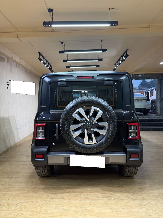 Second-hand 2025 Mahindra Thar ROXX AX7L 4WD Diesel AT for sale in Lucknow-17