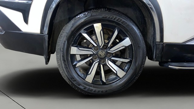 Second-hand 2020 MG Hector Sharp Diesel MT BSIV for sale in Surat-25