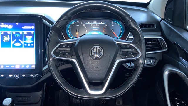 Second-hand 2020 MG Hector Sharp Diesel MT BSIV for sale in Surat-12