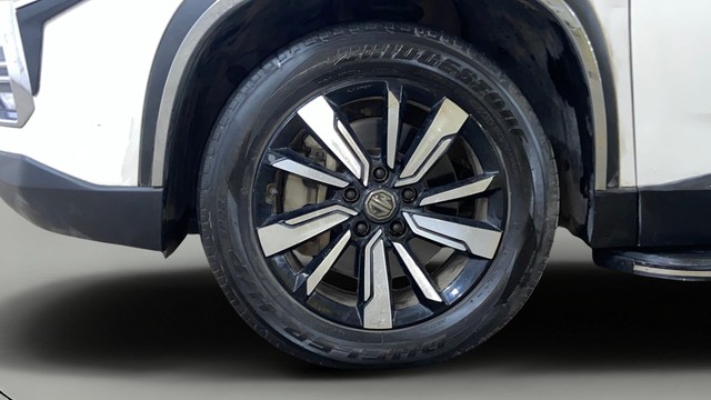 Second-hand 2020 MG Hector Sharp Diesel MT BSIV for sale in Surat-26