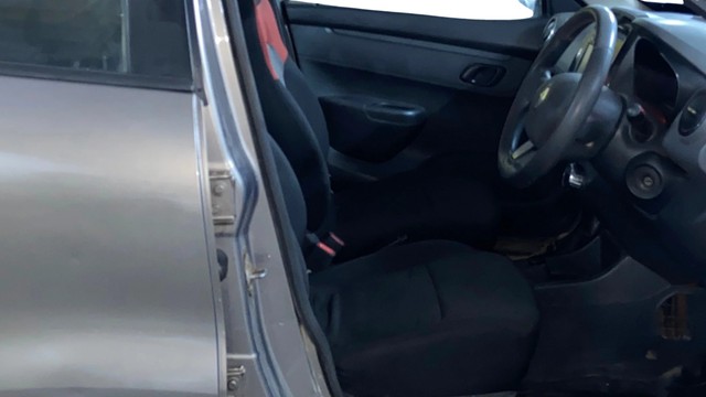 Second-hand 2016 Renault KWID 1.0 AMT RXT for sale in Surat-15