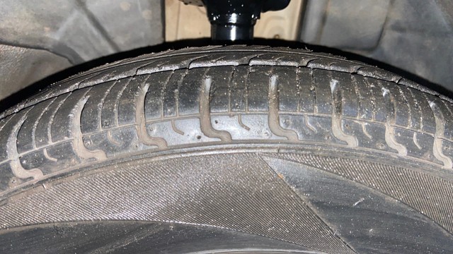 Second-hand 2016 Renault KWID 1.0 AMT RXT for sale in Surat-28