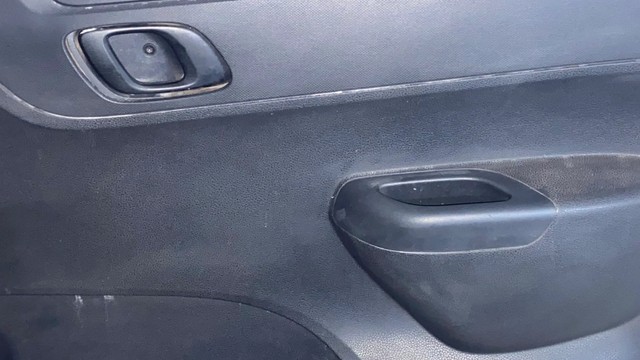 Second-hand 2016 Renault KWID 1.0 AMT RXT for sale in Surat-17