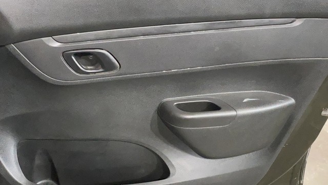 Renault KWID 1.0 RXT Optional AT 2016-2019 Second-hand 2017 Renault KWID 1.0 RXT Optional AT 2016-2019 for sale in Howrah-17