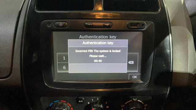 Renault KWID 1.0 RXT Optional AT 2016-2019 Second-hand 2017 Renault KWID 1.0 RXT Optional AT 2016-2019 for sale in Howrah-22