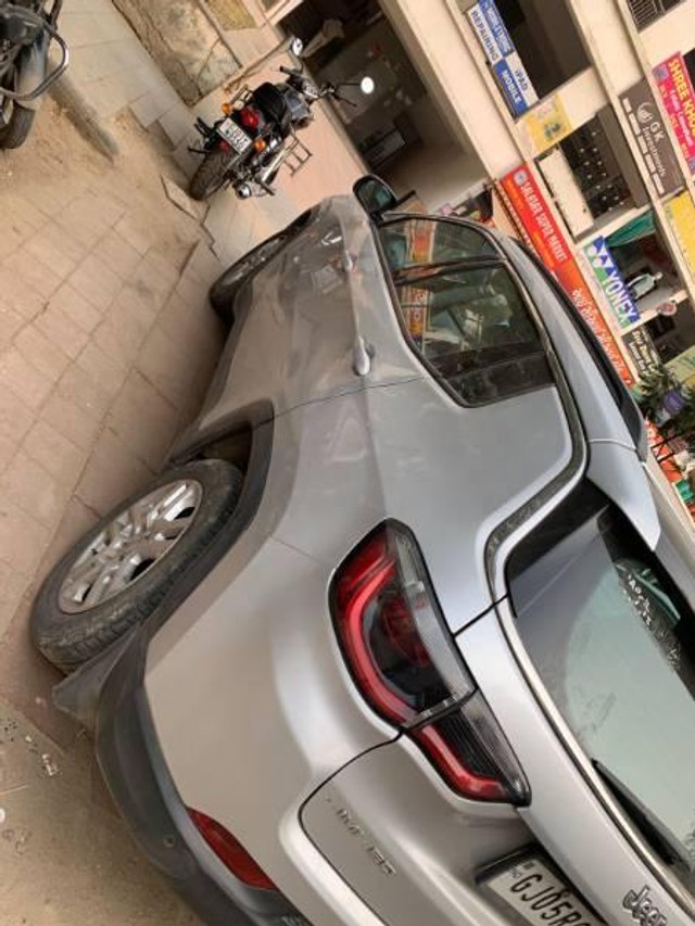 Second-hand 2017 Jeep Compass 2.0 Limited for sale in Ahmedabad-3