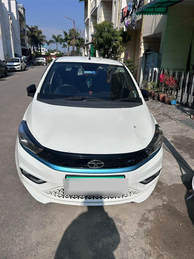 Second-hand 2023 Tata Tiago EV XZ Plus LR for sale in Meerut-2