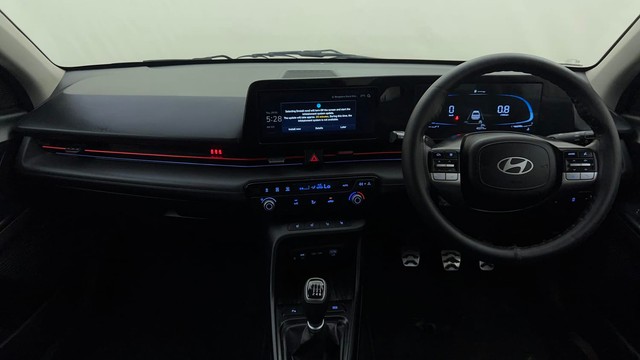 Second-hand 2023 Hyundai Verna SX Turbo for sale in Bangalore-11