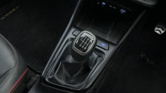 Second-hand 2023 Hyundai Verna SX Turbo for sale in Bangalore-12