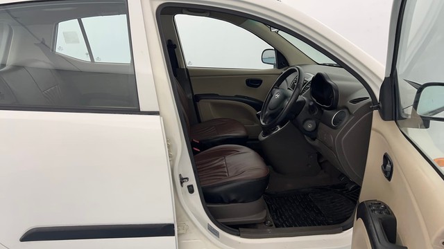 Second-hand 2015 Hyundai i10 Magna 1.1 for sale in Lucknow-15