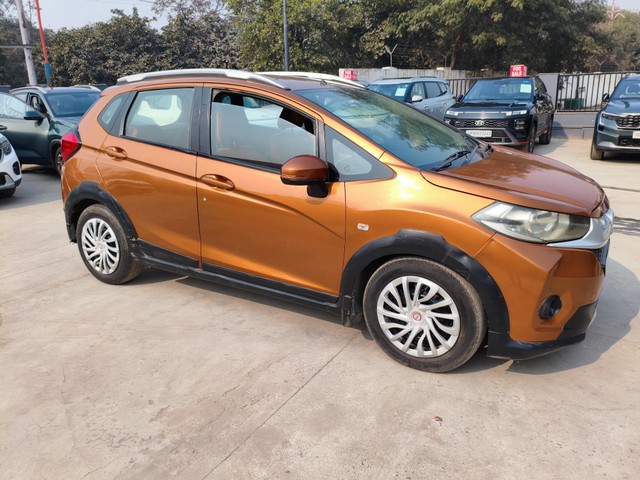 Second-hand 2017 Honda WR-V i-DTEC S for sale in Greater Noida-1