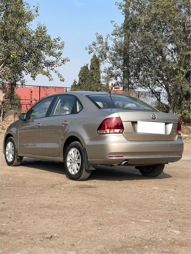 Second-hand 2015 Volkswagen Vento 1.2 TSI Comfortline AT for sale in New Delhi-10