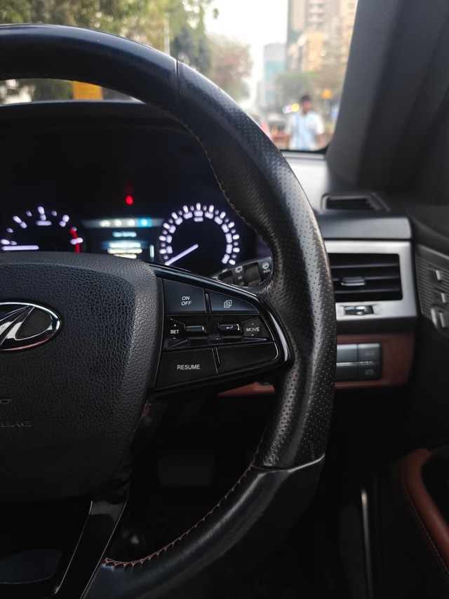 Mahindra Alturas G4 4X4 AT BSIV Second-hand 2019 Mahindra Alturas G4 4X4 AT BSIV for sale in Mumbai-9