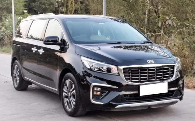 Kia Carnival Prestige 6 STR Second-hand 2020 Kia Carnival Prestige 6 STR for sale in Ahmedabad-0