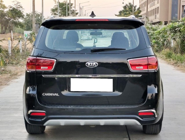 Kia Carnival Prestige 6 STR Second-hand 2020 Kia Carnival Prestige 6 STR for sale in Ahmedabad-2